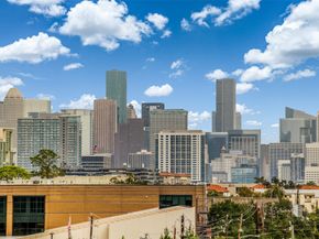 1400 Hermann Drive 11E, Houston TX 77004