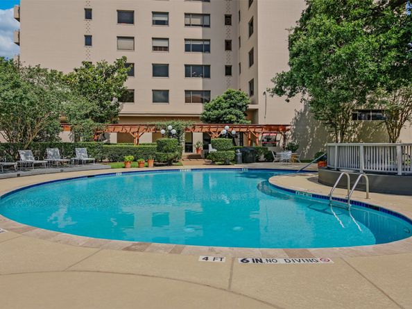 1400 Hermann Drive 11E, Houston TX 77004