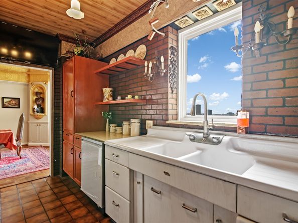 1400 Hermann Drive 11E, Houston TX 77004