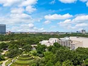 1400 Hermann Drive 11E, Houston TX 77004