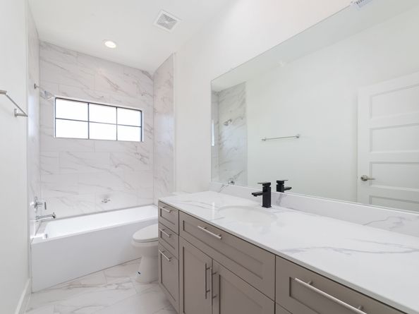 11096 N Hoa Sen Circle, Houston TX 77072