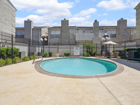 3780 Tanglewilde Street 404, Houston TX 77063