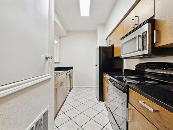 3780 Tanglewilde Street 404, Houston TX 77063