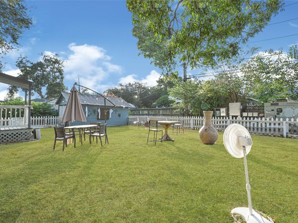 102 4th Street, Sugar Land TX 77498