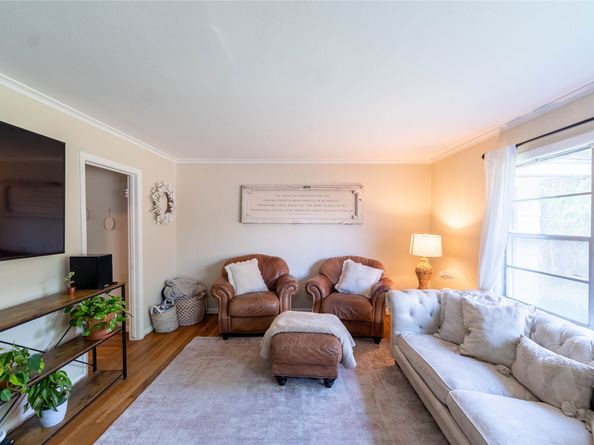 1733 Creek Drive, Houston TX 77055