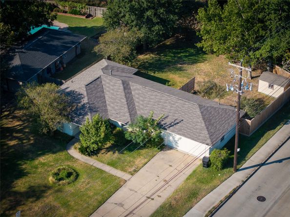 1733 Creek Drive, Houston TX 77055