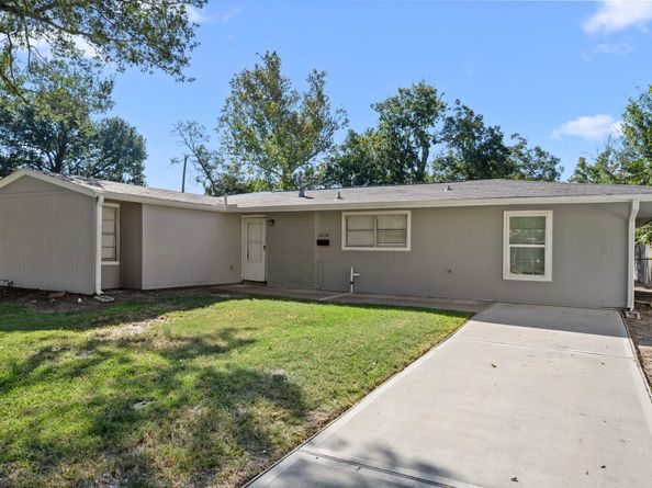 6138 Kenilwood Drive, Houston TX 77033