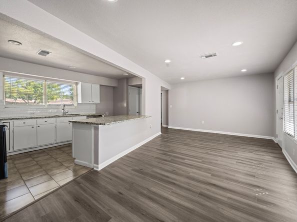 6138 Kenilwood Drive, Houston TX 77033
