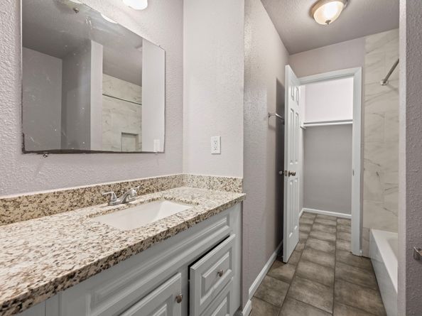 6138 Kenilwood Drive, Houston TX 77033