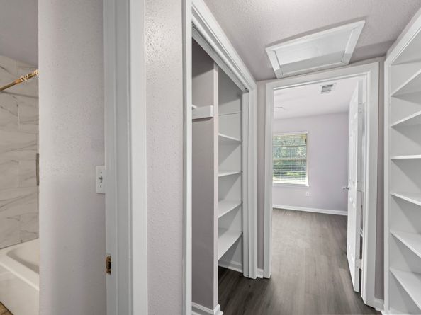 6138 Kenilwood Drive, Houston TX 77033