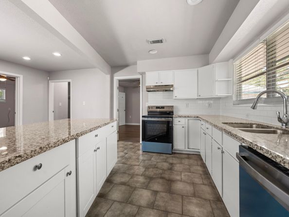 6138 Kenilwood Drive, Houston TX 77033