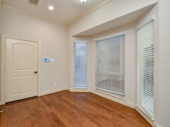 5512 Hidalgo Street, Houston TX 77056