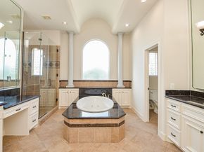 5512 Hidalgo Street, Houston TX 77056