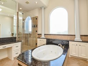 5512 Hidalgo Street, Houston TX 77056