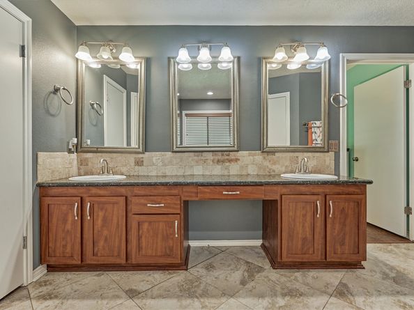 25706 Overlake Drive Drive, Spring TX 77380