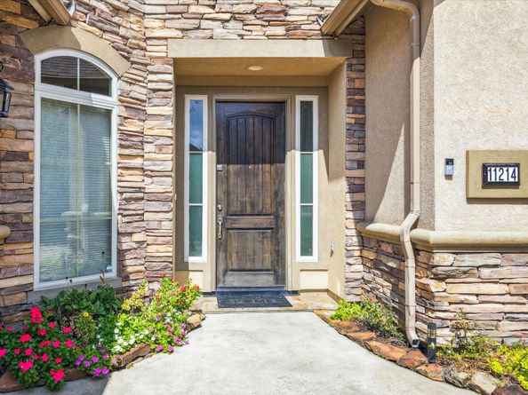 11214 Royal Chateau Lane, Houston TX 77082