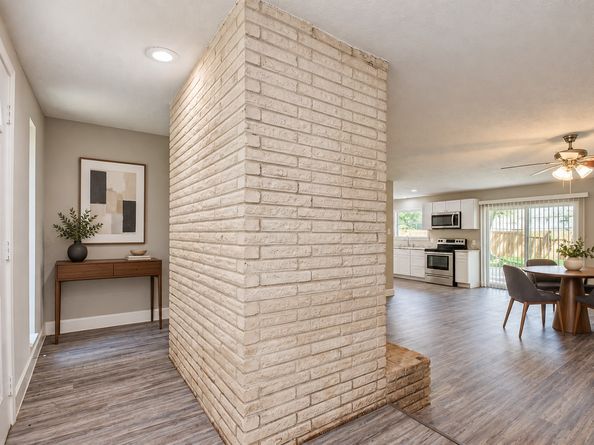 4126 Worrell Drive, Houston TX 77045