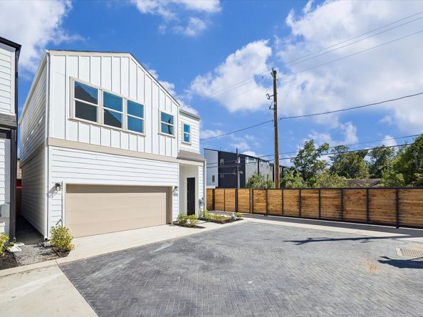 6704 Zaken Road, Houston TX 77091