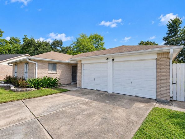 4903 Macridge Boulevard, Houston TX 77053