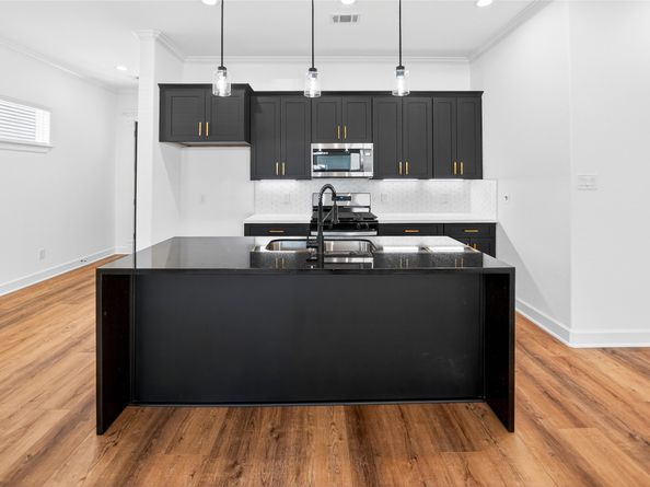 5004 Yesenia Palm Street, Houston TX 77021