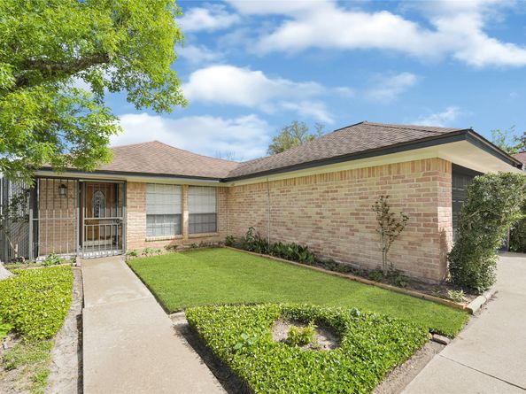 9208 Carousel Lane, Houston TX 77080