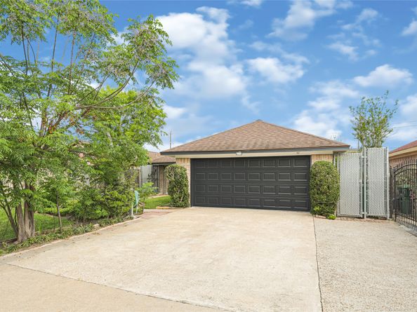 9208 Carousel Lane, Houston TX 77080