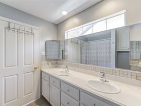 1550 Sue Barnett Drive, Houston TX 77018