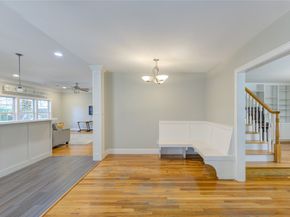 1550 Sue Barnett Drive, Houston TX 77018