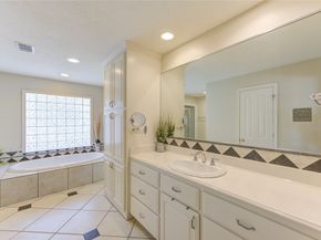 1550 Sue Barnett Drive, Houston TX 77018