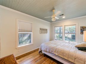 1550 Sue Barnett Drive, Houston TX 77018