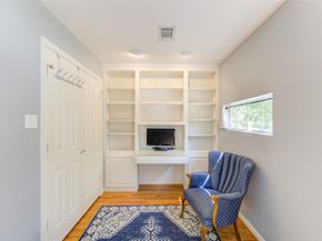 1550 Sue Barnett Drive, Houston TX 77018