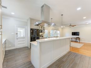 1550 Sue Barnett Drive, Houston TX 77018