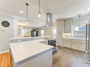 1550 Sue Barnett Drive, Houston TX 77018