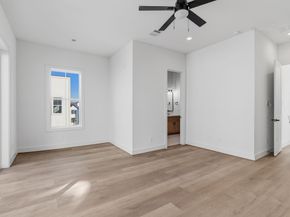 1140 W 16th Street, Houston TX 77008