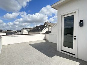 1140 W 16th Street, Houston TX 77008