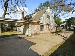 5707 Ash Oak Drive, Houston TX 77091