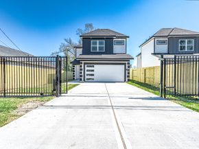 8602 Hoffman Street, Houston TX 77016