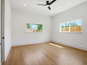 1918 Spillers Lane, Houston TX 77043