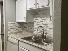 12500 Sandpiper Drive 13, Houston TX 77035