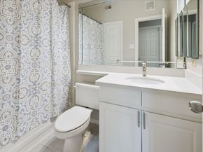 4041 Drake Street 113, Houston TX 77005