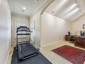 52 Briar Hollow Lane E, Houston TX 77027