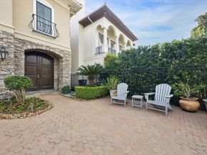 52 Briar Hollow Lane E, Houston TX 77027