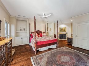 52 Briar Hollow Lane E, Houston TX 77027