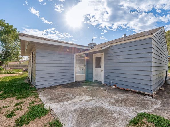 5619 Willow Glen Drive, Houston TX 77033