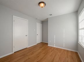 5619 Willow Glen Drive, Houston TX 77033