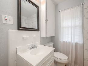 5619 Willow Glen Drive, Houston TX 77033