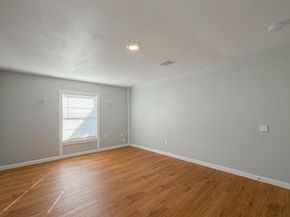 5619 Willow Glen Drive, Houston TX 77033