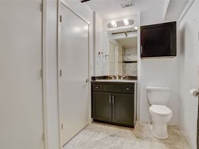 917 Main Street 1107, Houston TX 77002