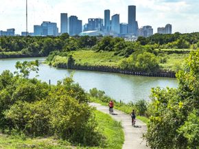 2721 Clinton Drive, Houston TX 77020