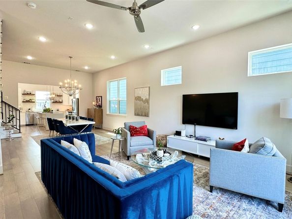 1216 W 21st Street, Houston TX 77008